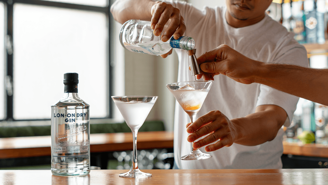 Dry Martini (2:1 ratio) Wet lifestyle image
